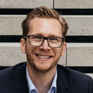Dr. Nils Jeners